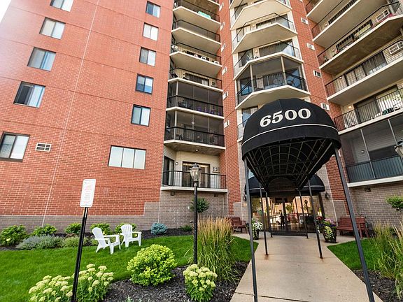 2nd image of 6500 Woodlake Dr APT 808
