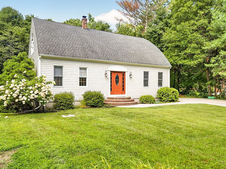 1st image of 32 Slades Farm Ln