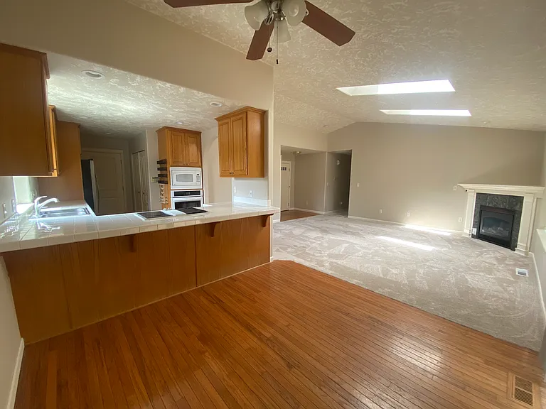 748 Mule Deer St NW — Photo 4