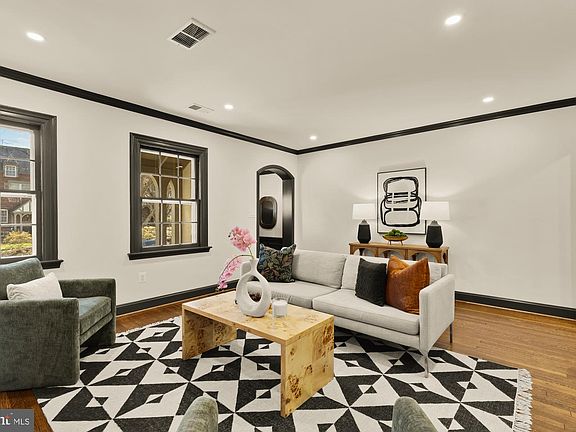 3rd image of 4415 Volta Pl NW