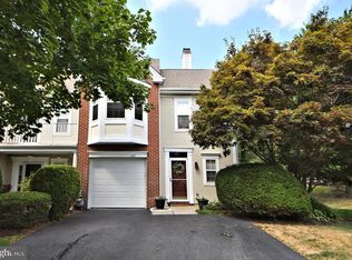 107 Aqueduct Dr, North Wales, PA 19454