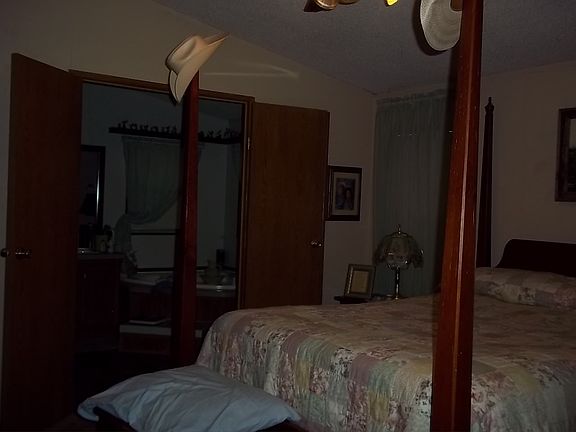 3rd image of 1102 Flag Creek Dr