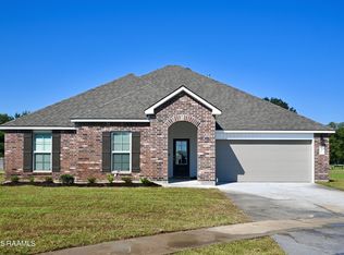601 Griffiths Ct, Breaux Bridge, LA 70517