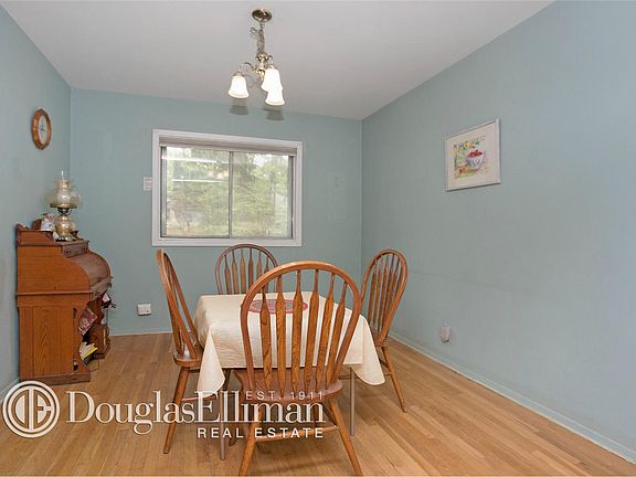 4th image of 17 Talbot Ln