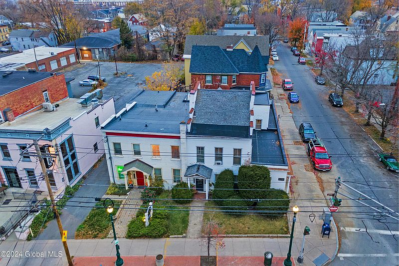 2nd image of 619 Union Street