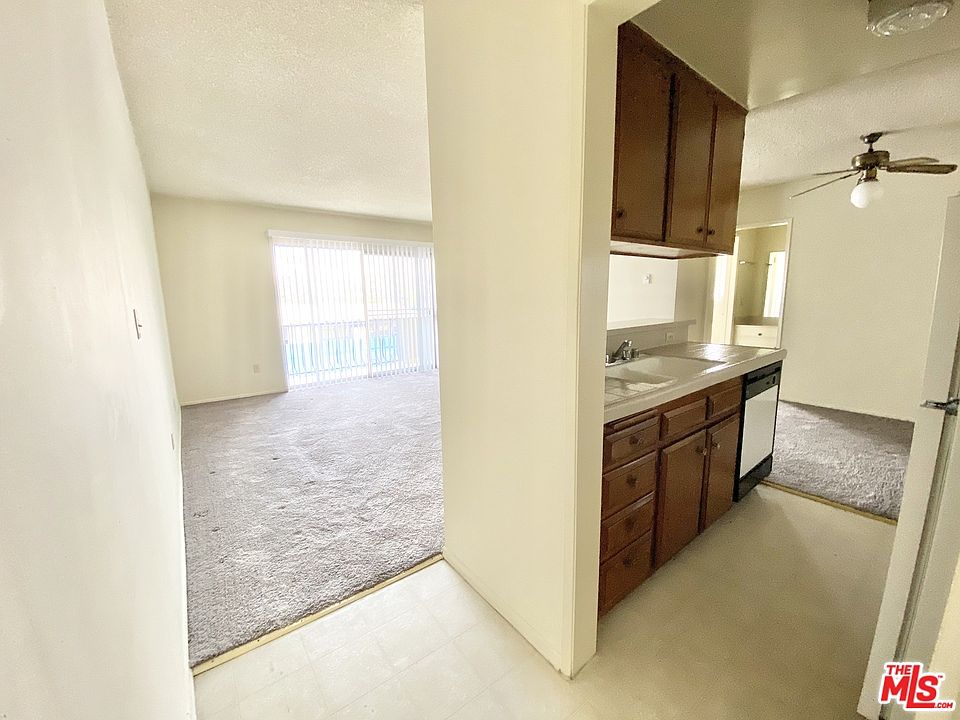 1st image of 1711 Corinth Ave #103