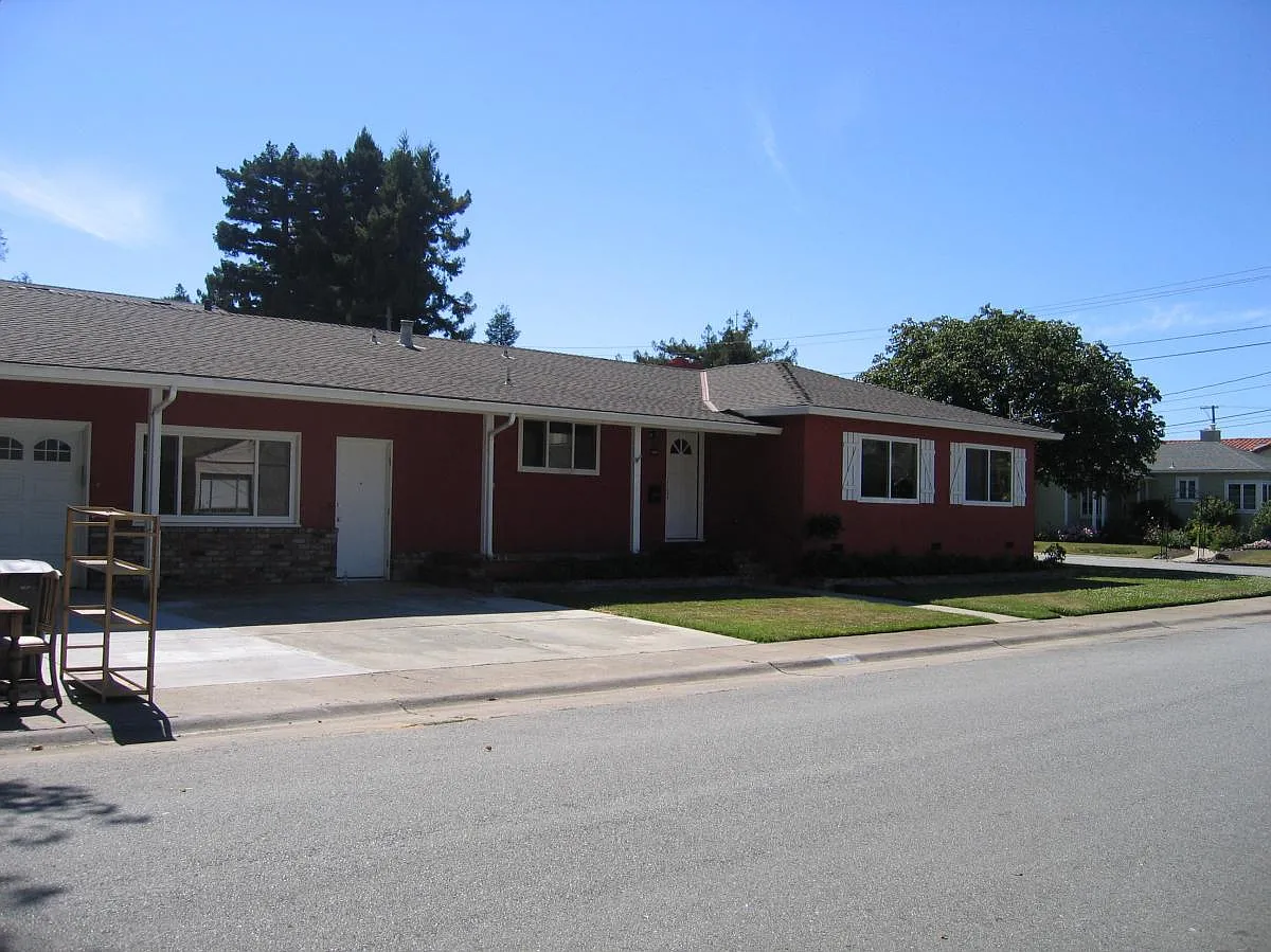 2820 Garfield St photo 1
