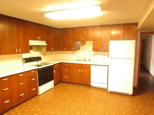 3 bed, 2.0 bath, 1600 sqft, $2,595 — Photo 2