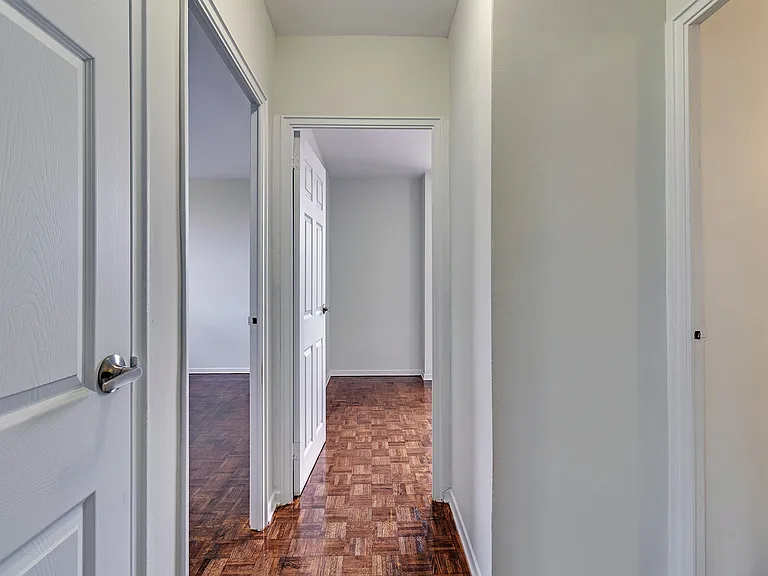 2900 Bathurst St — Photo 8