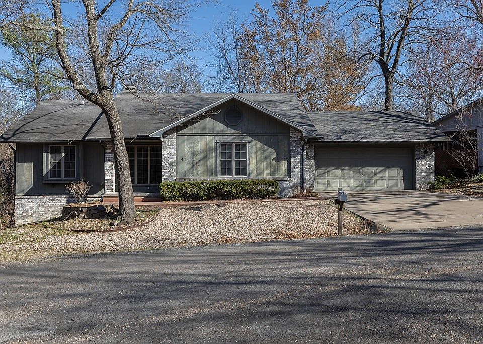 1st image of 4 Frome Ln