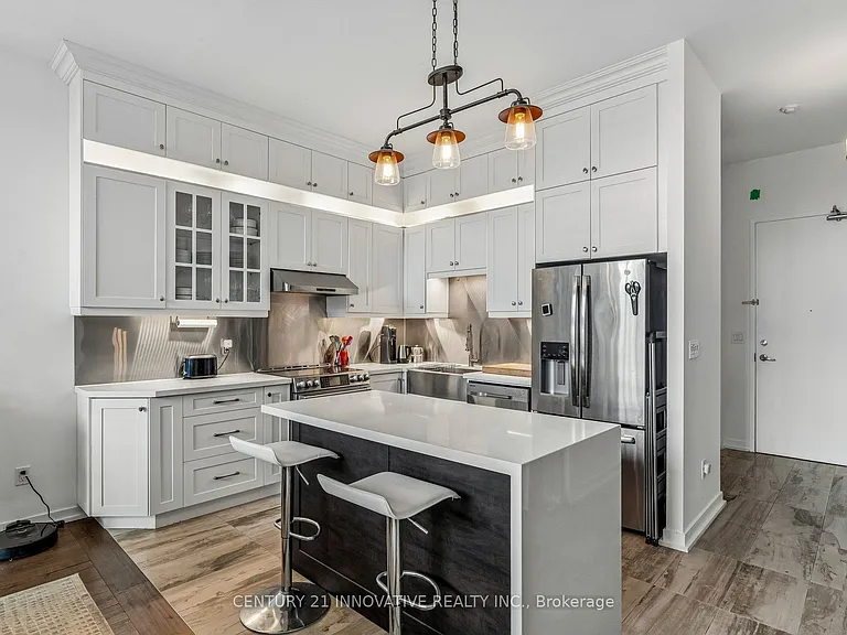 160 Baldwin St #420 — Photo 12
