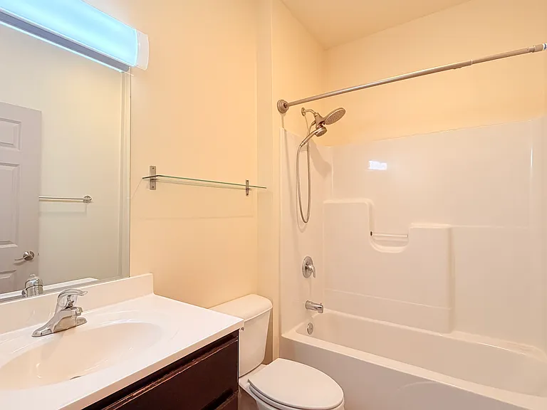191 College St #208 — Photo 35