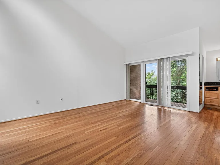 9404 Woodington Dr — Photo 21