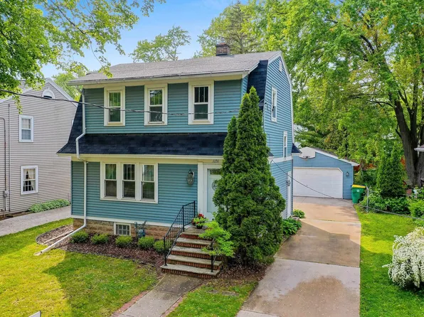 1126 S Clay St, Green Bay, WI 54301