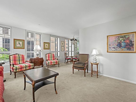3rd image of 260 E Chestnut St APT 512