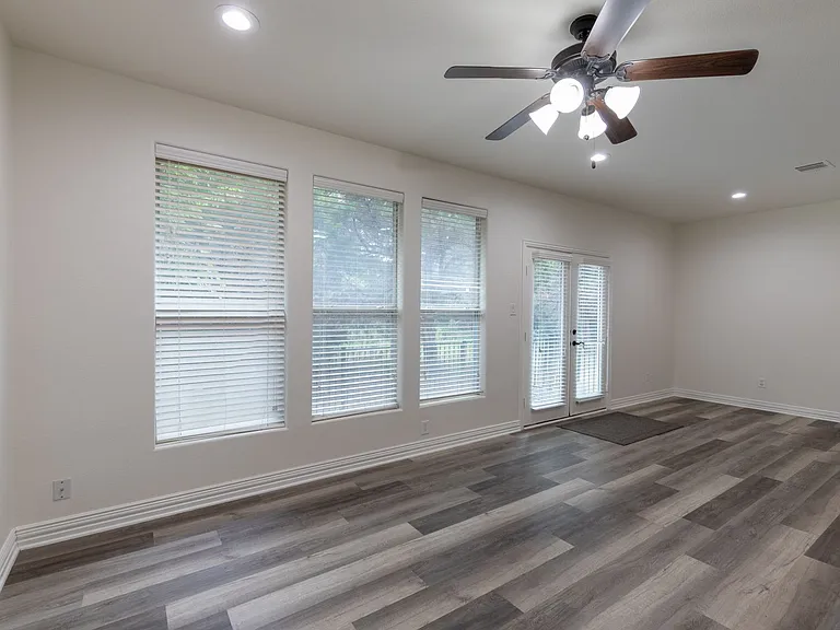 2645 Villa Di Lago Dr #4 — Photo 5