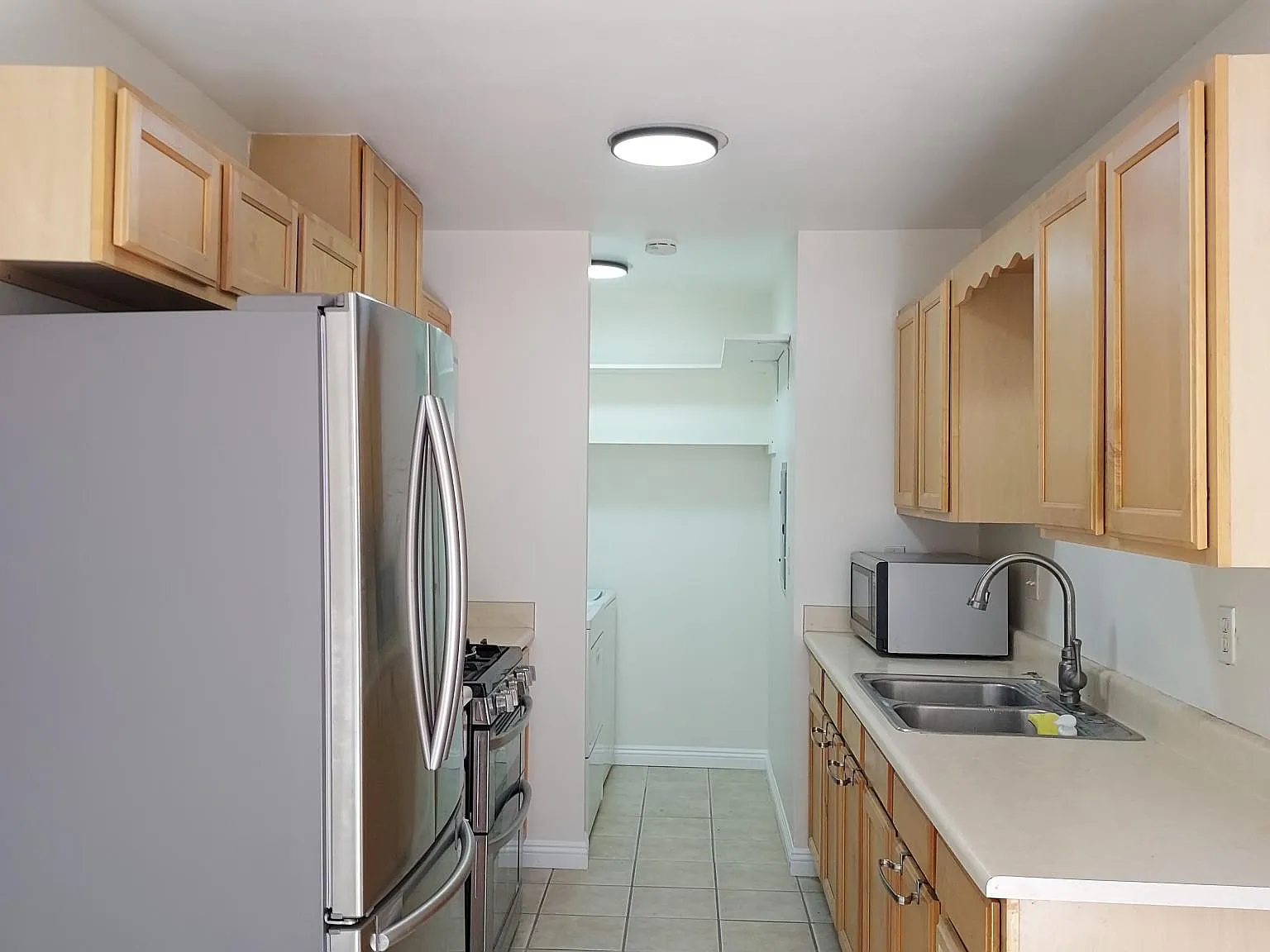3 bed, 1170 sqft, $3,295 — Photo 4