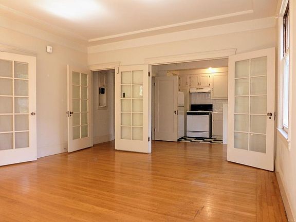 3rd image of 1135 Stanyan St #8