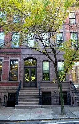 Rented by Perry Associates NYC Inc | media 26