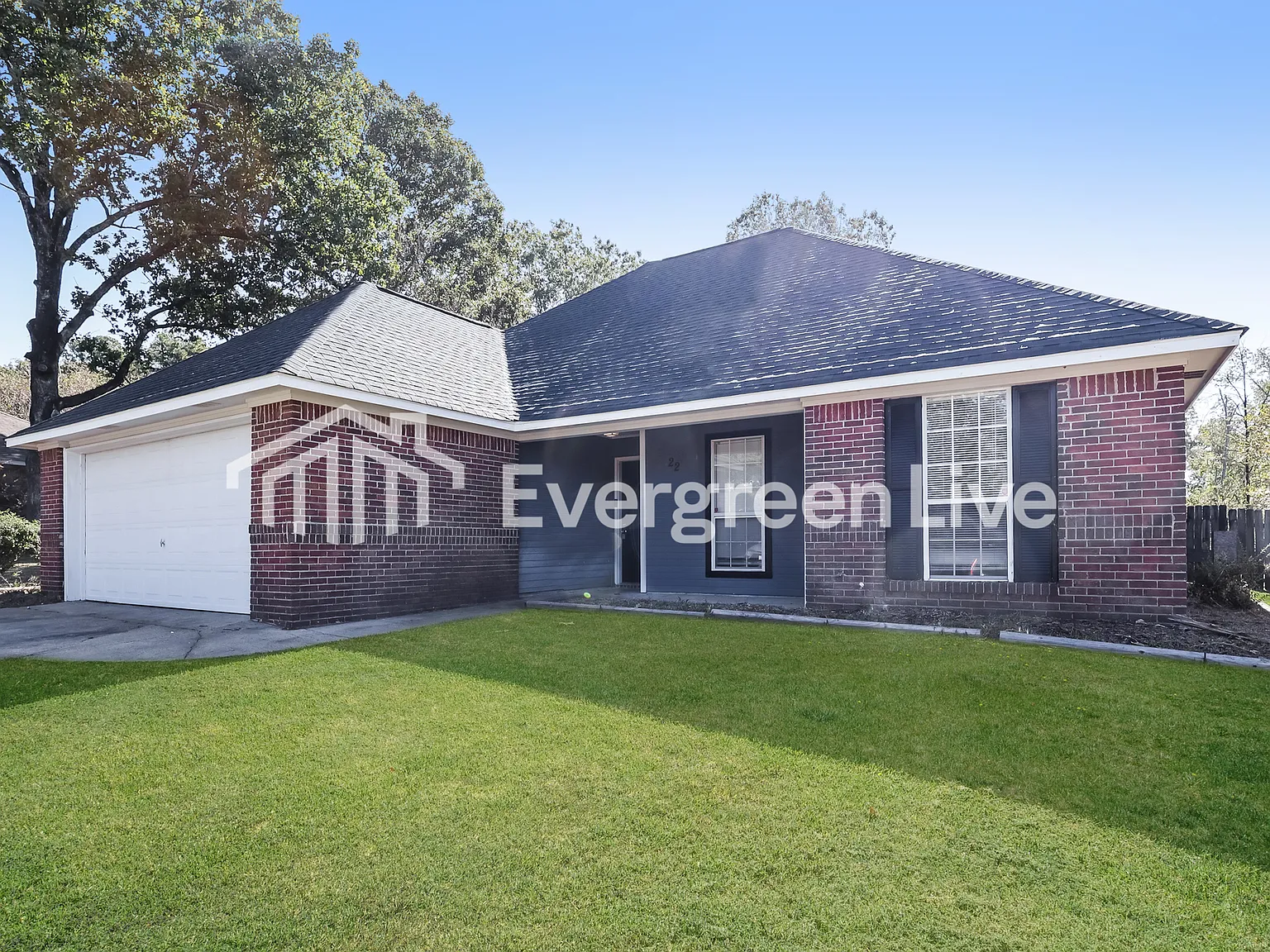 3 bed, 2.0 bath, 1300 sqft, $1,645 — Photo 2