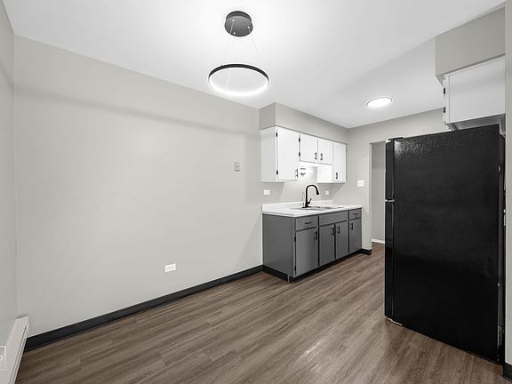 4th image of 4622 W 122nd St #1536