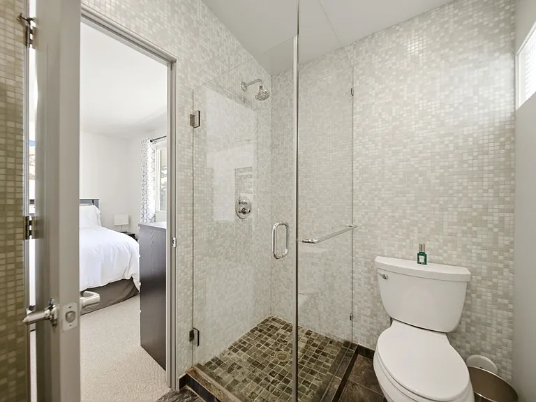 891 N Glencoe St — Photo 15