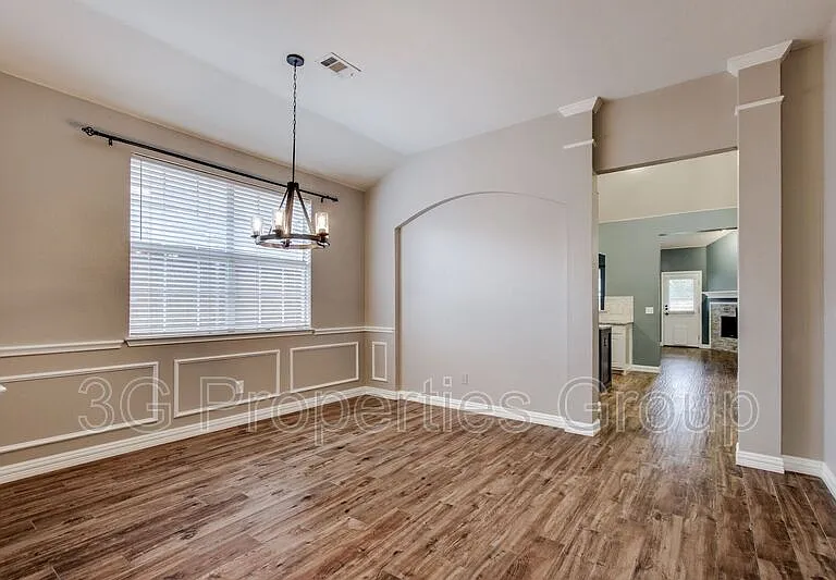 4516 Highridge Dr — Photo 7