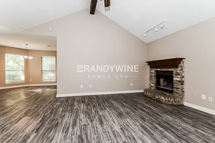 2305 Randi Rd — Photo 4