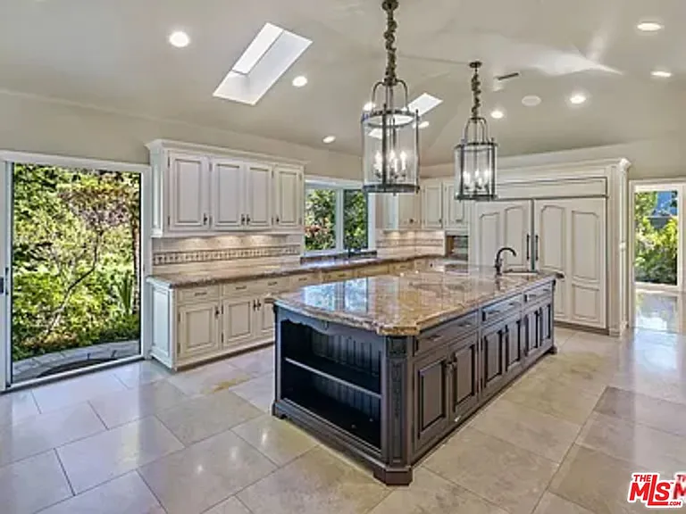 1681 Stone Canyon Rd — Photo 36