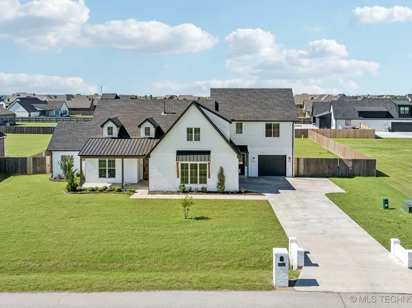 123 E 168th St S, Glenpool, OK 74033