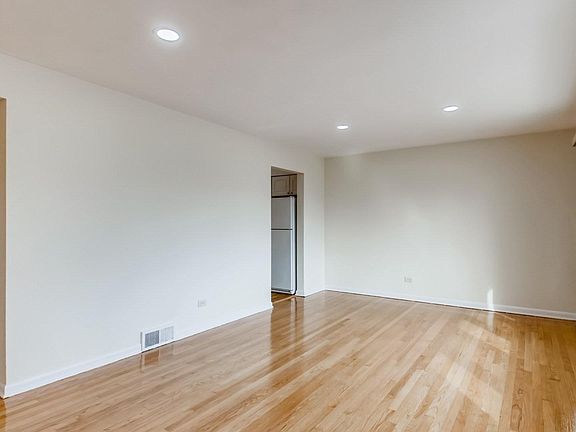 4th image of 4624 Rose St