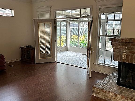 5th image of 5839 Glen Cove Dr
