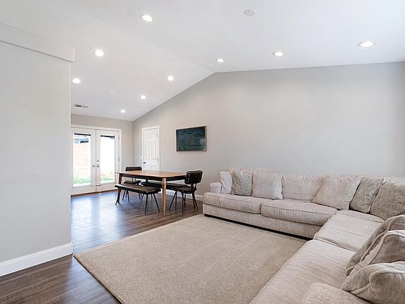 2nd image of 336 S Puerto Dr