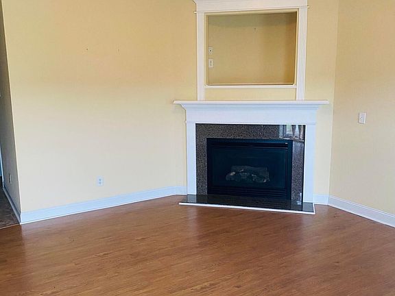 2nd image of 2215 Brookville Dr #B