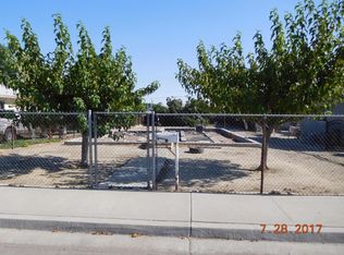 208 E Madera St, Avenal, CA 93204