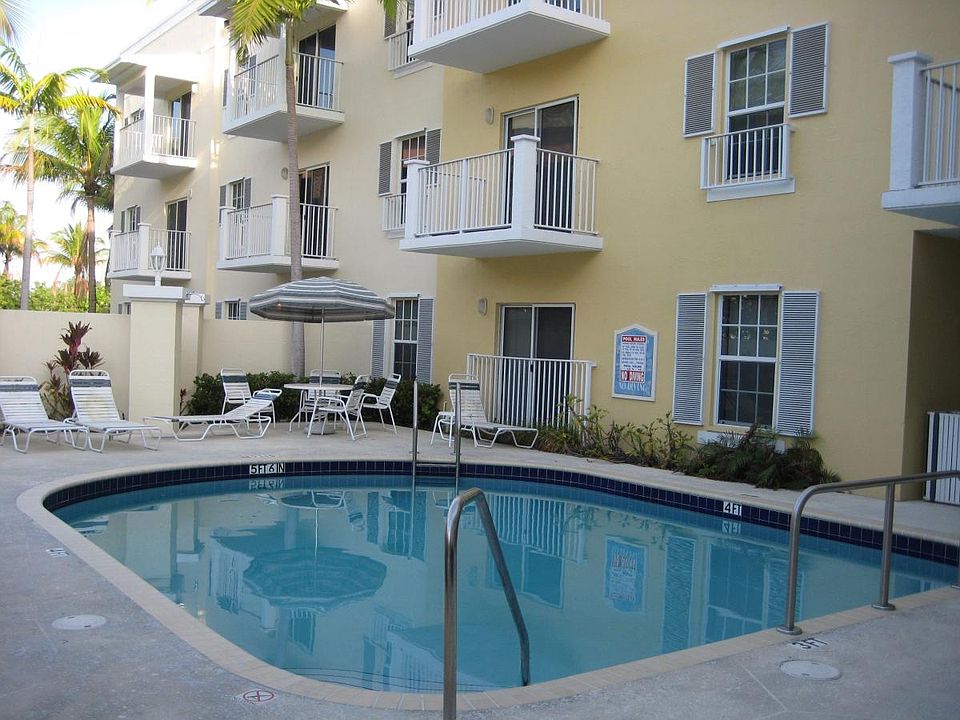 1st image of 7000 SW 80th St APT 303