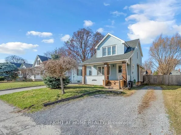 6367 Culp St, Niagara Falls, ON L2G 2C2