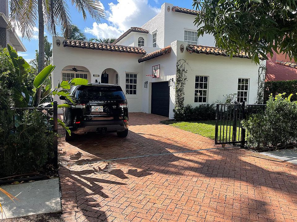 1st image of 611 18th Ave N