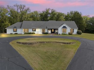 1901 River Ridge Rd, Saint Joseph, MO 64507