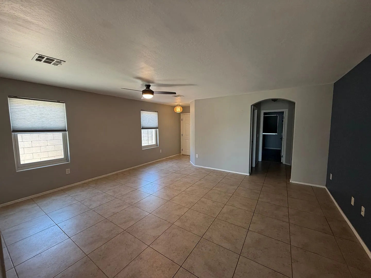 3 bed, 2.0 bath, 1378 sqft, $1,895 — Photo 2