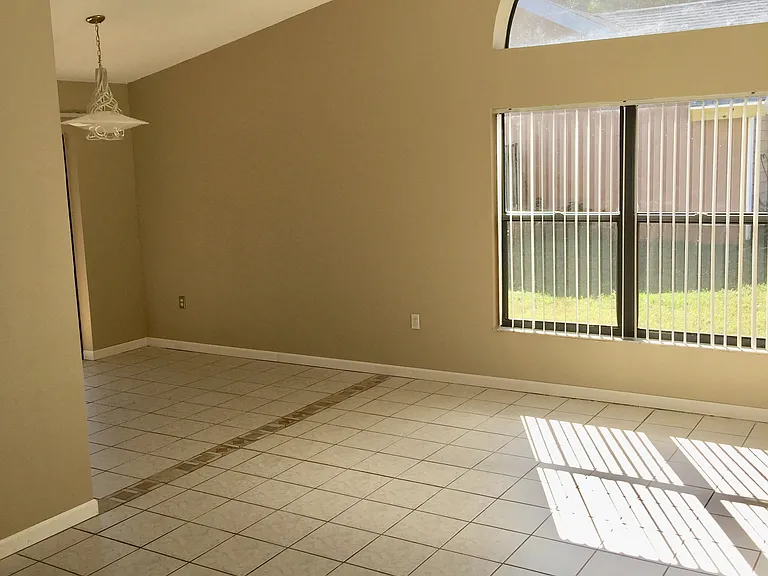 3536 65th Avenue Cir E — Photo 2