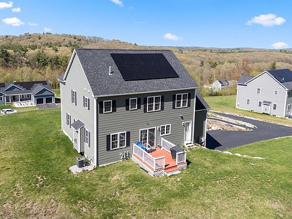 5th image of 32 Hycrest Rd