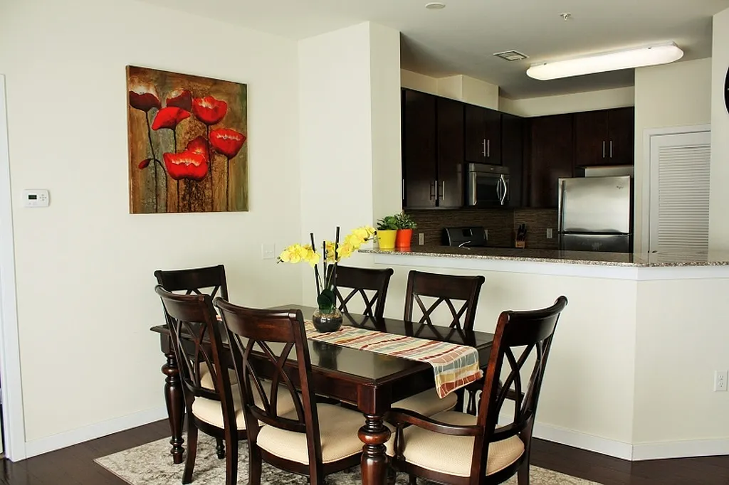 2 bed, 1259 sqft, $2,800 — Photo 4