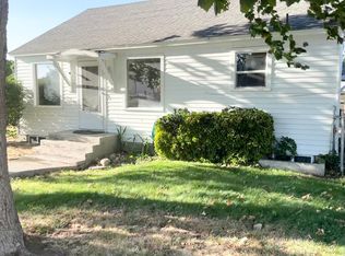 305 E 1st Pl #A, Kennewick, WA