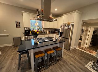 3849 S Packard Ave #B2, Saint Francis, WI 53235