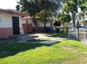 5174 Los Flores Blvd, Lynwood, CA