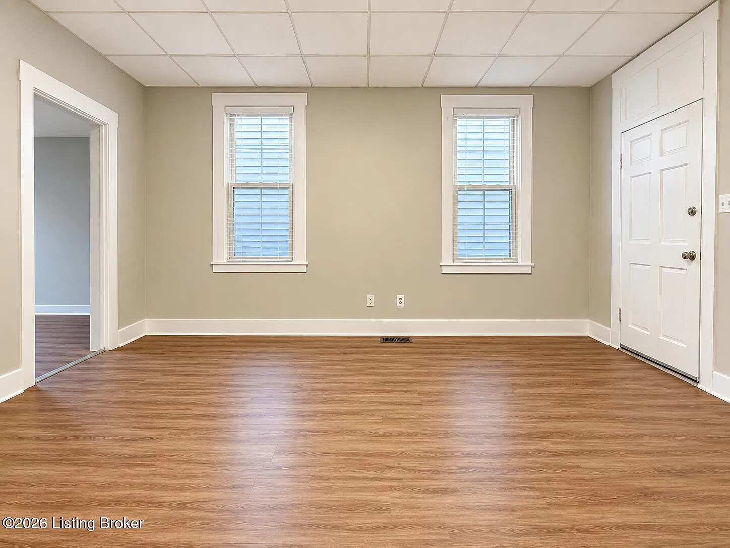 2 bed, 1.0 bath, 1563 sqft, $1,595 — Photo 2