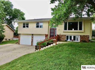 9806 Camden Ave, Omaha, NE 68134