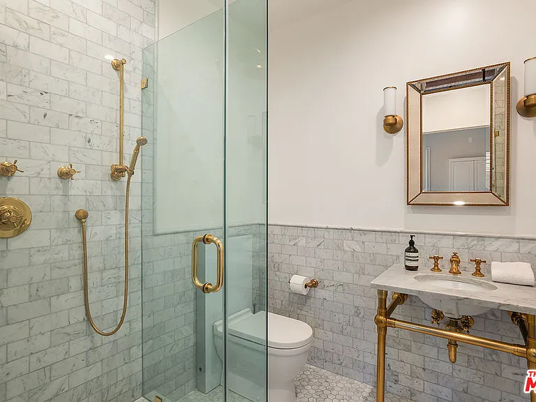 1460 N Doheny Dr — Photo 26