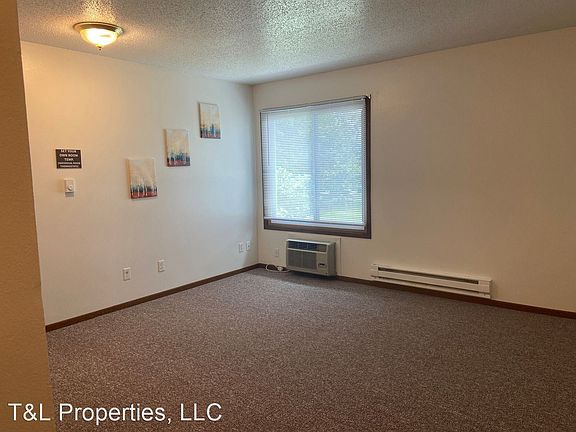 2nd image of 902 N 14th St #9034673